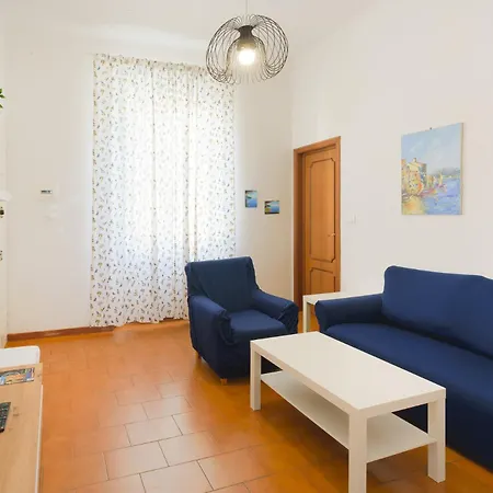 La Casa Di Gino - A Due Passi Dal Mare Апартаменты *